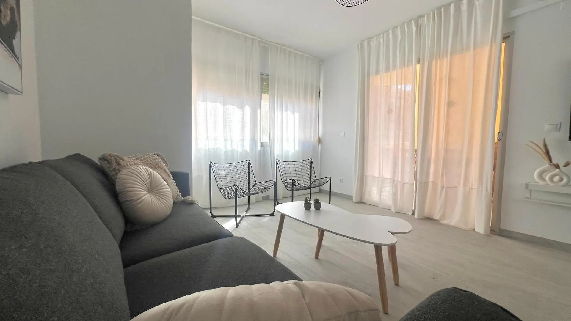 Διαμέρισμα Los Boliches, Nuevo, 3D, Wifi, Aacc, Para 8 Fuengirola