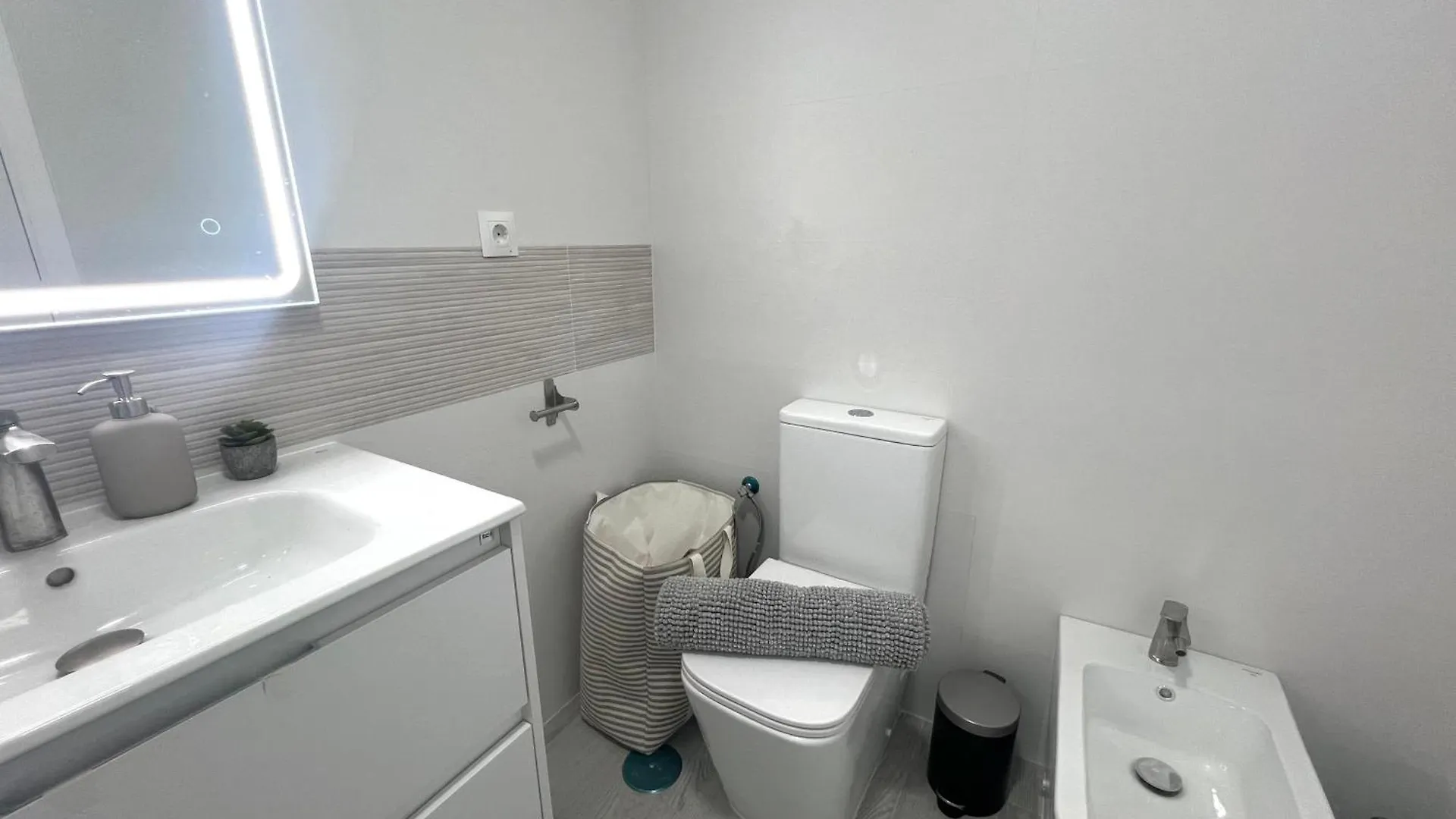 Los Boliches, Nuevo, 3D, Wifi, Aacc, Para 8 Fuengirola