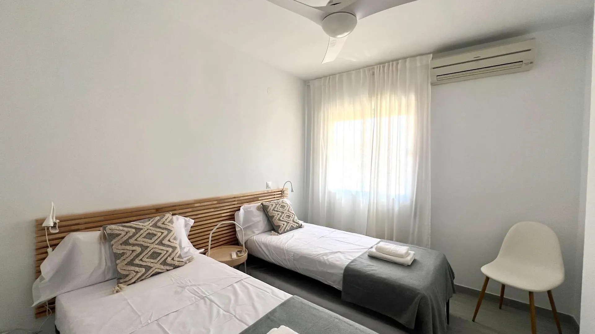 Apartmán Los Boliches, Nuevo, 3D, Wifi, Aacc, Para 8 Fuengirola